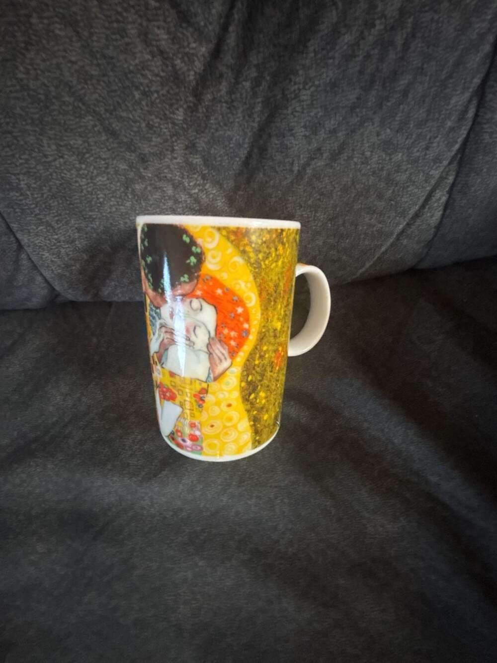 Chaleur Master Romantics J. Burrows Gustav Klimt  Kiss Fine Porcelain